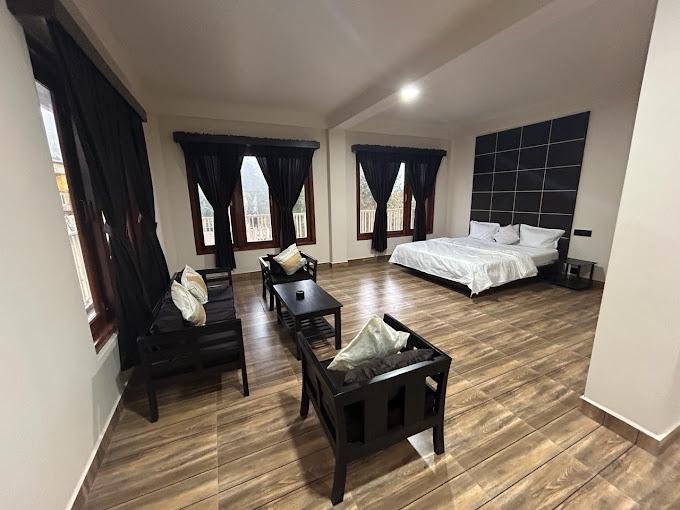 Accommodation Royalty Global 3